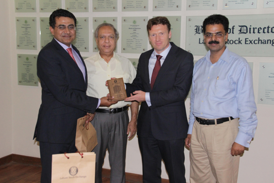 Mr. Aftab Ahmed Ch. presenting a memento to the Ambassador of Netherlands, Mr. Marcel de Vink on his visit to the Lahore Stock Exchange